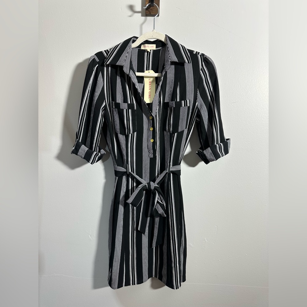 NWT URBAN GIRL Women’s M Black White Belted Roll Tab Mini Shirt Dress | SKU 0794
